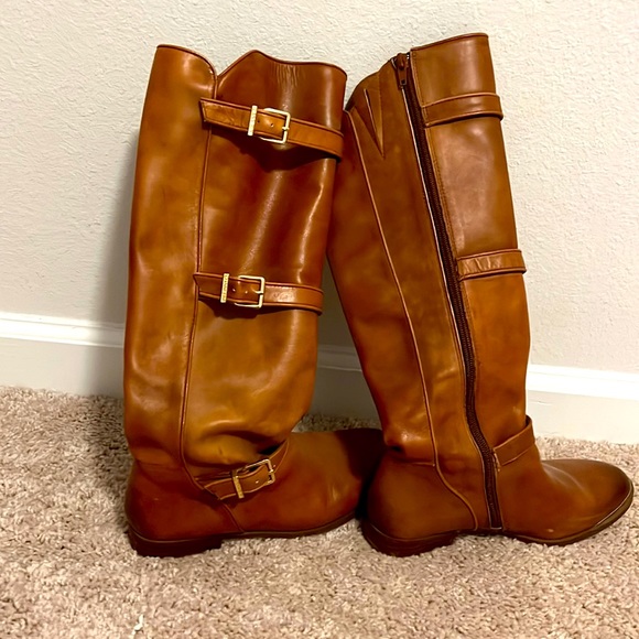 Brown boots - Picture 1 of 2